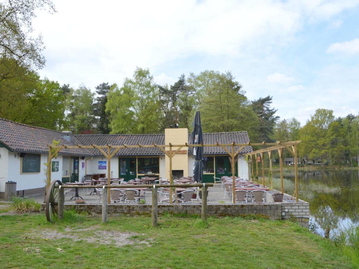 Detached Bungalow With Lovely Covered Terrace In A Nature Rich Holiday Park Stramproy Εξωτερικό φωτογραφία