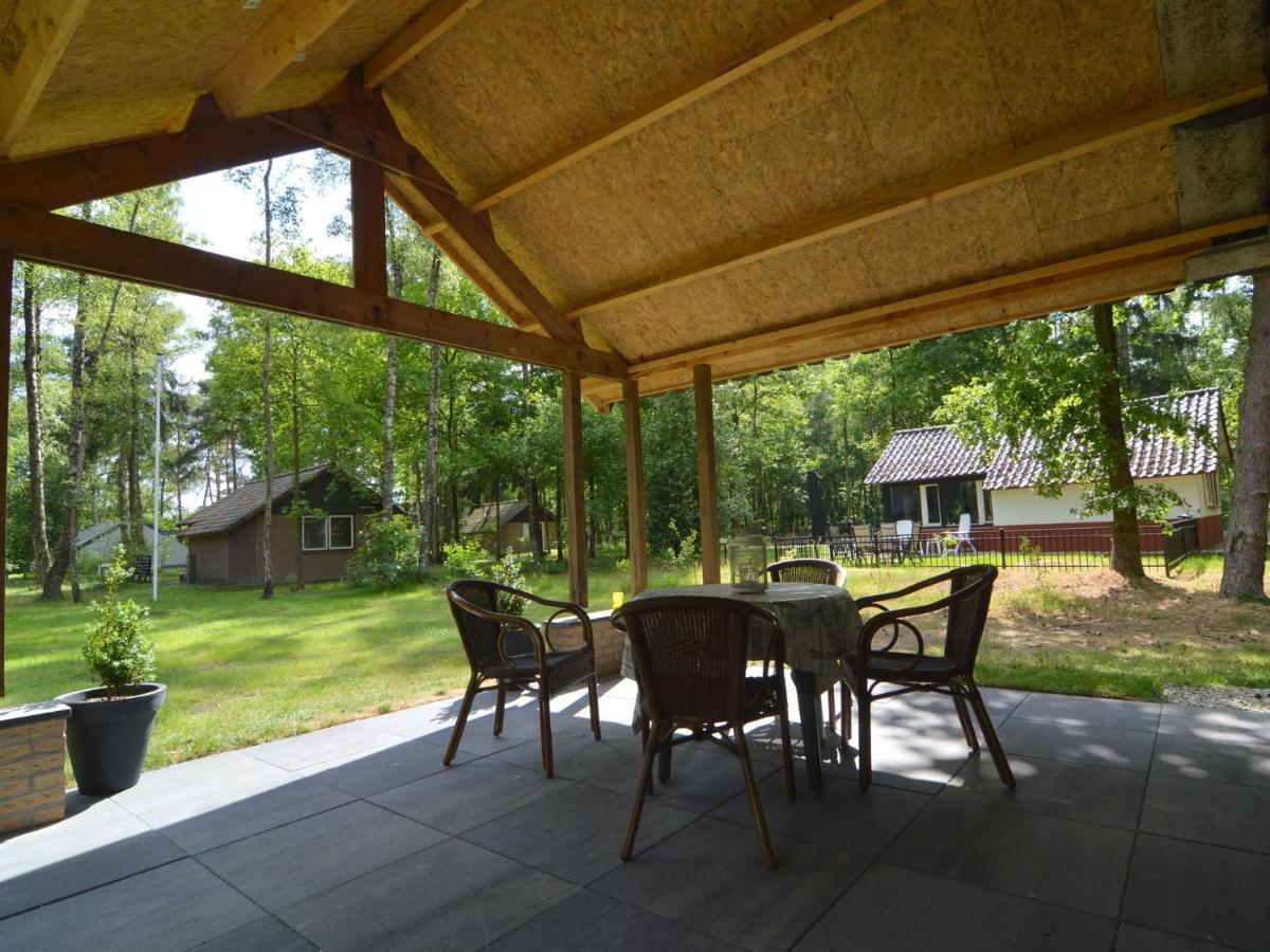 Detached Bungalow With Lovely Covered Terrace In A Nature Rich Holiday Park Stramproy Εξωτερικό φωτογραφία